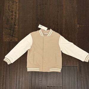 NWT Boys Janie and Jack Two-Tone Bomber Jacket — Beige and white. Size 3/4